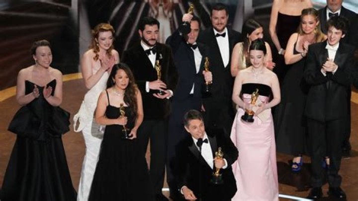 
9 actors who won most number of Oscars 