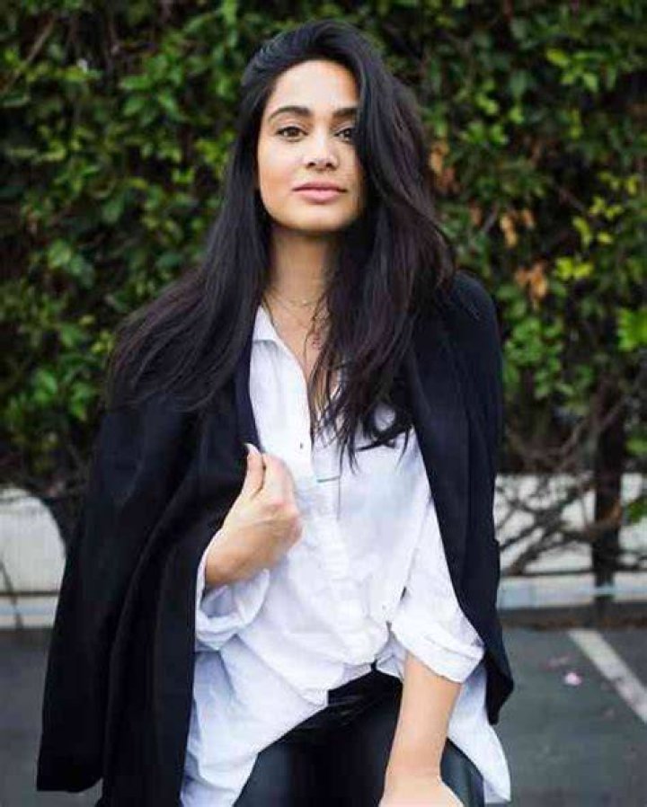 Aadila Dosani Height, Weight, Net Worth, Age, Birthday, Wikipedia, Who, Instagram, Biography