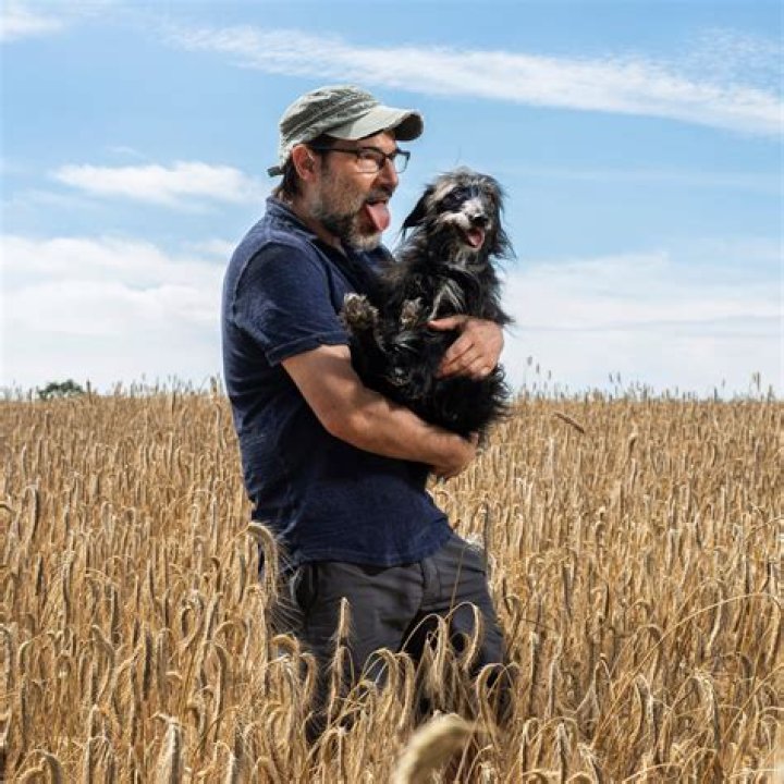 
Adam Buxton Height, Weight, Net Worth, Age, Birthday, Wikipedia, Who, Nationality, Biography 