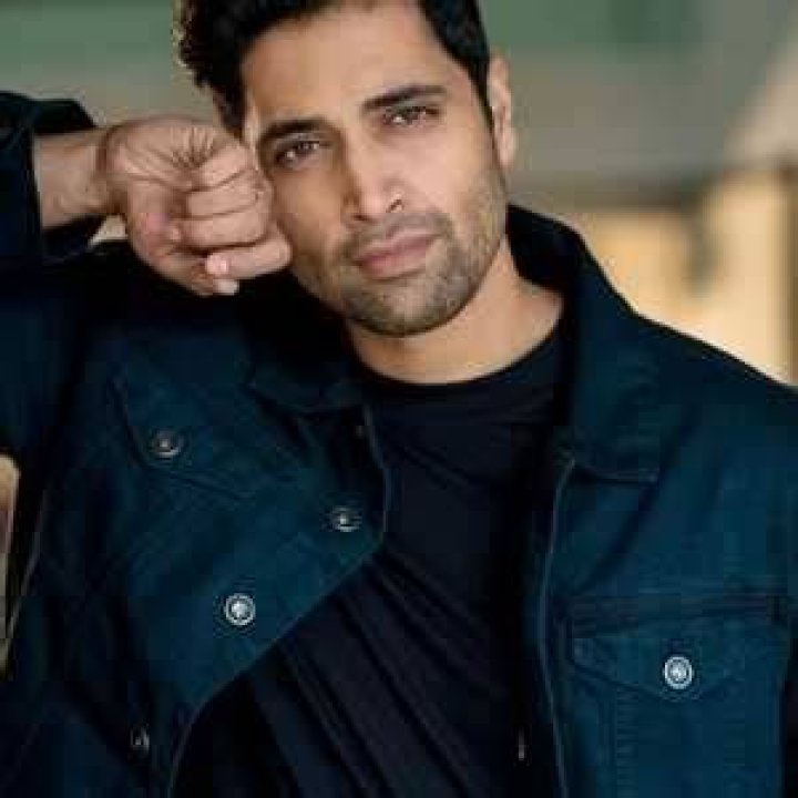 Adivi Sesh Sunny Chandra Height, Weight, Net Worth, Age, Birthday, Wikipedia, Who, Instagram, Biography
