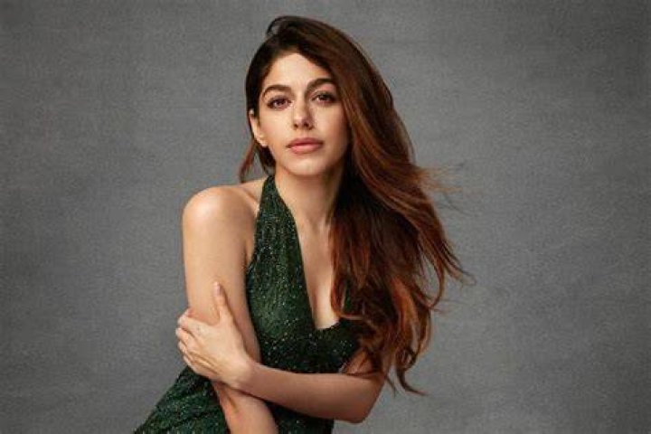 Alaya Furniturewala Height, Weight, Net Worth, Age, Birthday, Wikipedia, Who, Instagram, Biography