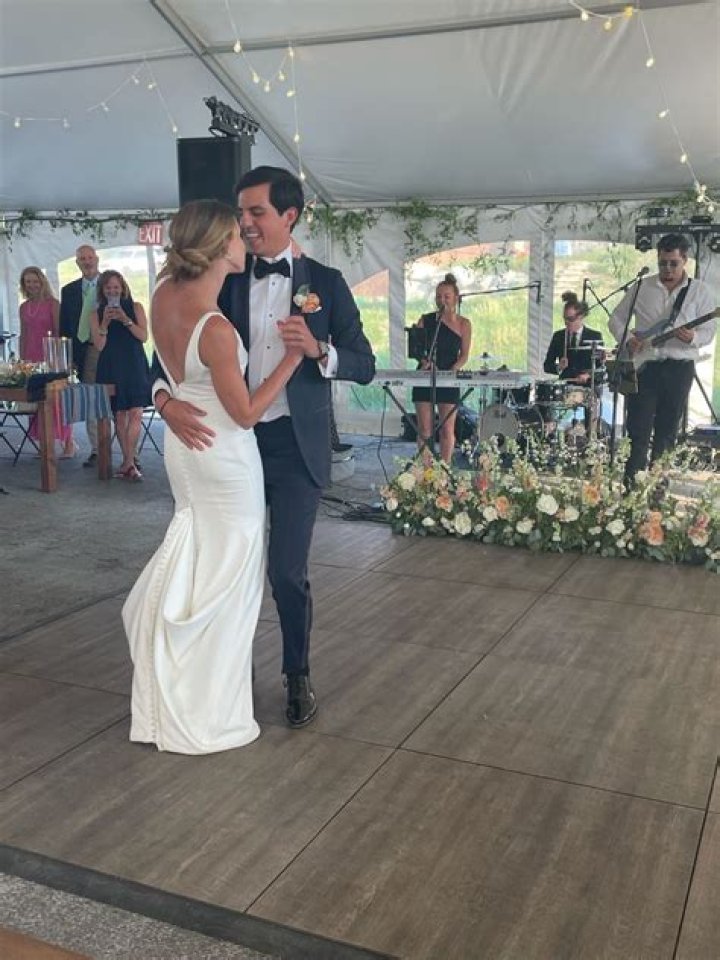 
Alec Garza, a wedding photographer and competitor, is the Bachelorette’s Instagram friend. 