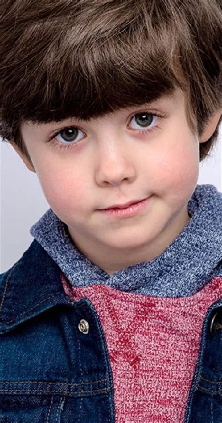 Alex from Target Height, Weight, Net Worth, Age, Birthday, Wikipedia, Who, Nationality, Biography