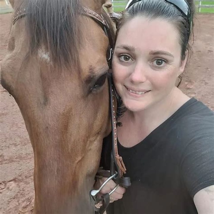 Allison Holthoff dies in Nova Scotia emergency room after waiting for seven hours, family demands answers