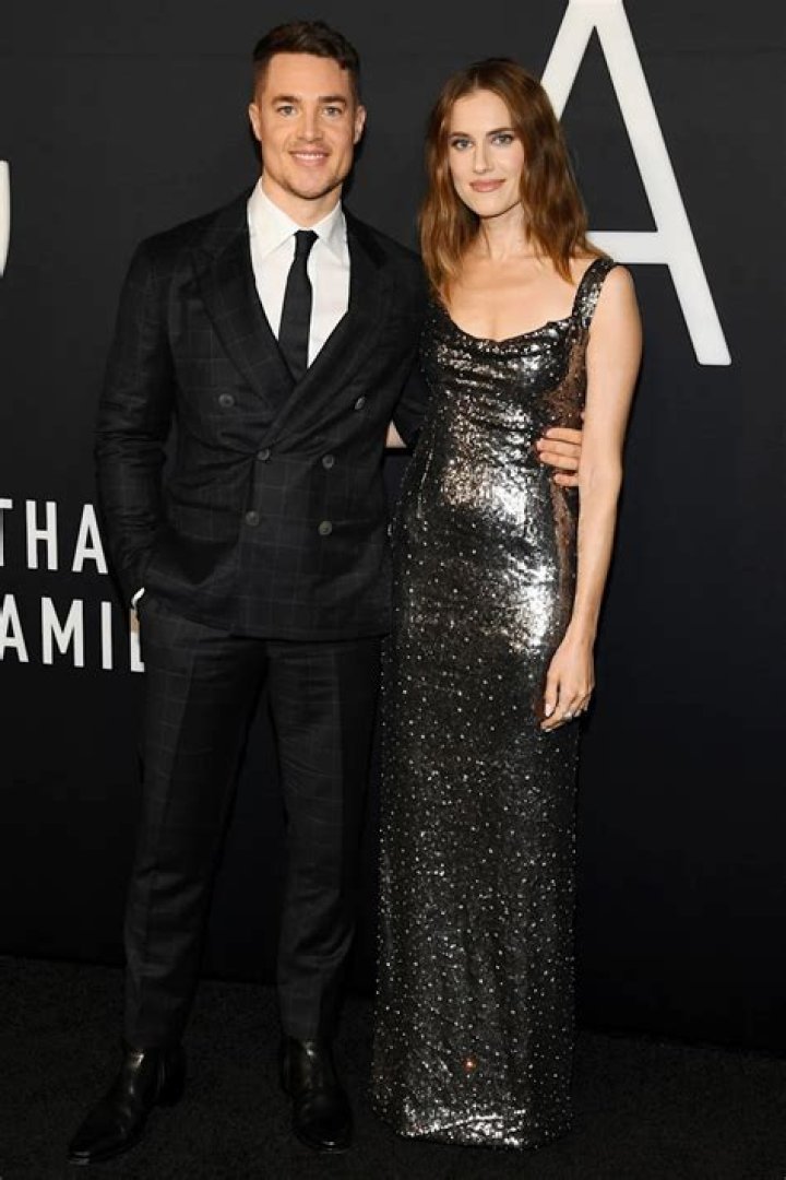 
Allison Williams and Alexander Dreymon Are Engaged, He Confirms in Sweet Tribute: ‘My Gorgeous Fiancée’ 
