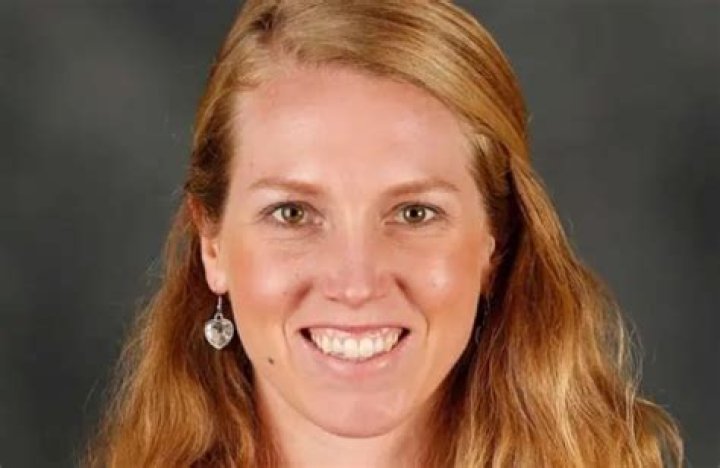 
Alyssa Nakken Height, Weight, Net Worth, Age, Birthday, Wikipedia, Who, Nationality, Biography 