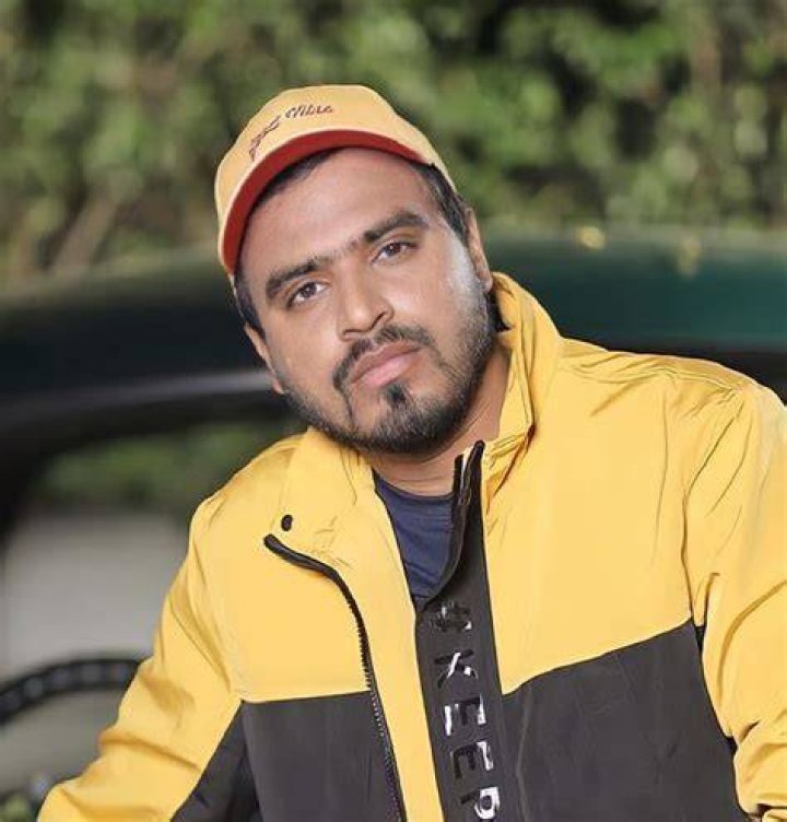 
Amit Bhadana Height, Weight, Net Worth, Age, Birthday, Wikipedia, Who, Nationality, Biography 