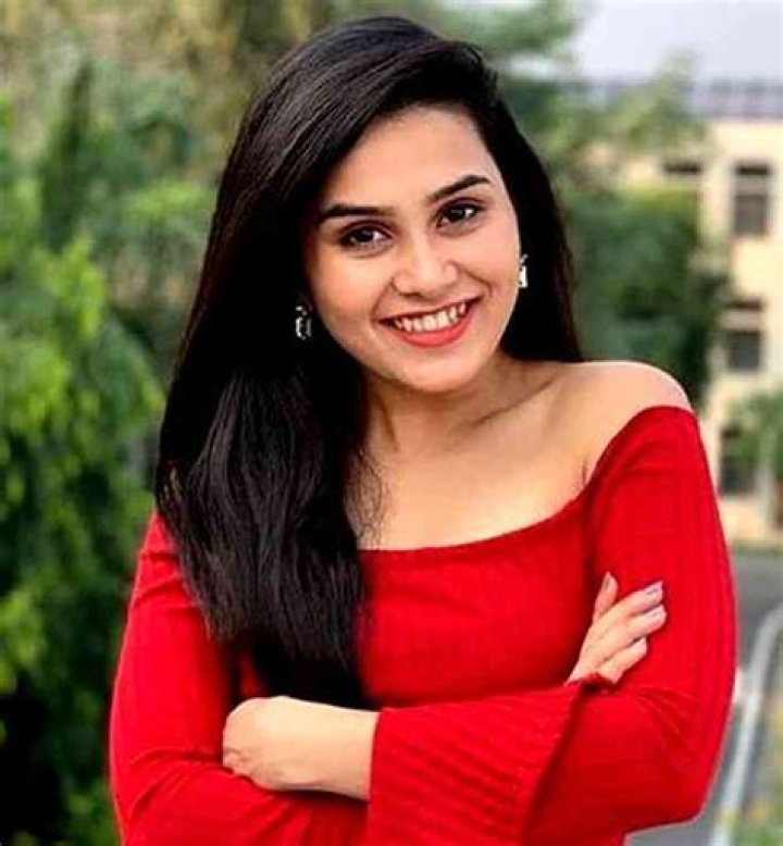 
Anushka Sharmas Height, Weight, Net Worth, Age, Birthday, Wikipedia, Who, Nationality, Biography 