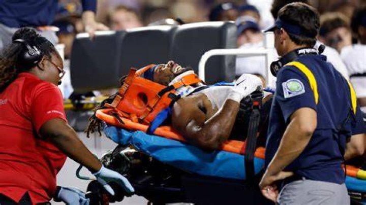 Aubrey Burks injury update: West Virginia safety carted off after collision vs TCU