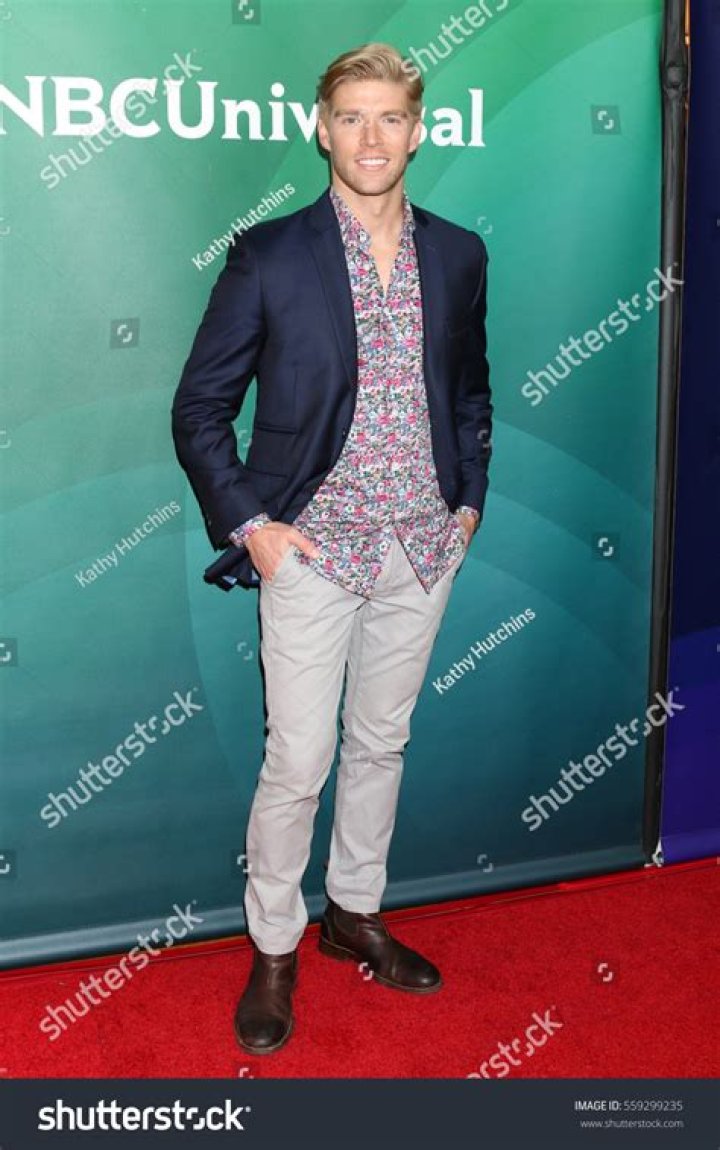 
Austin Cook Height, Weight, Net Worth, Age, Birthday, Wikipedia, Who, Nationality, Biography 