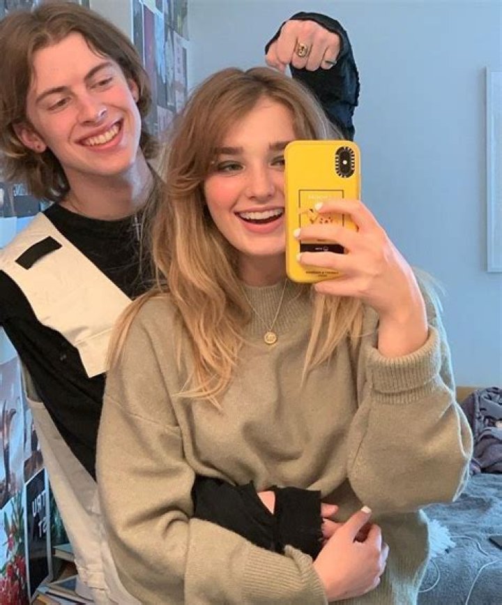
Avery Ovard Height, Weight, Net Worth, Age, Birthday, Wikipedia, Who, Nationality, Biography 