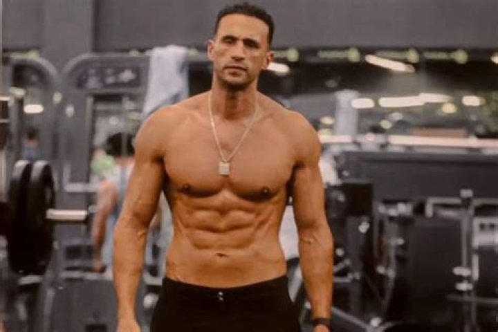 Badr Hari Height, Weight, Net Worth, Age, Birthday, Wikipedia, Who, Instagram, Biography