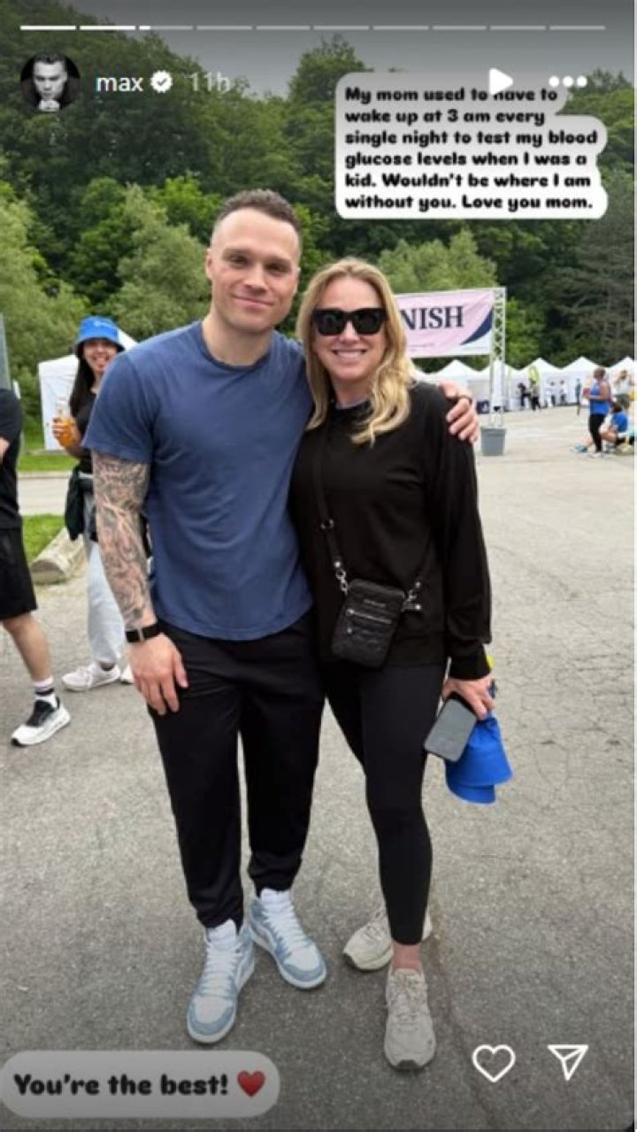 
Blackhawks Center Max Domi And His Girlfriend Estelle Phillips Share Adorable Couple Pictures On Instagram 