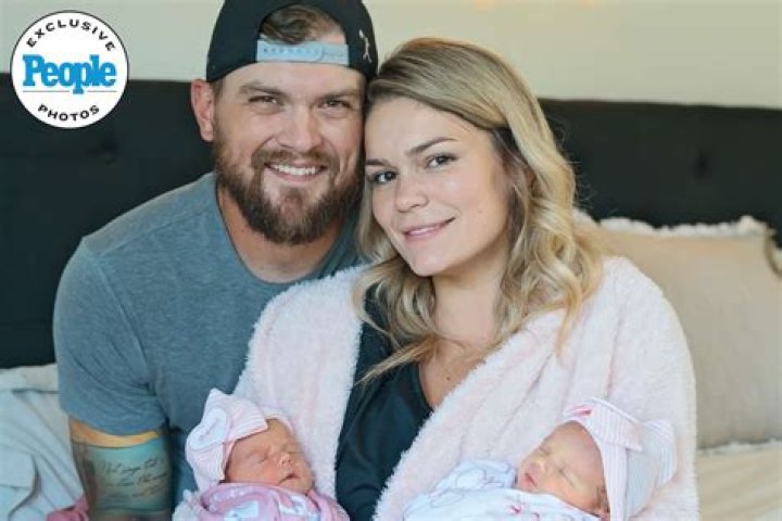 Brandon Davis is Married to Wife: Destiny. Kids.