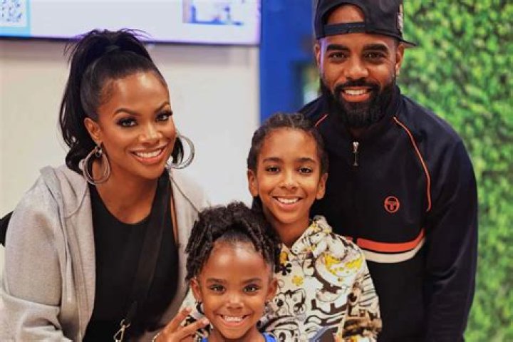 
Branton Burrus Height, Weight, Net Worth, Age, Birthday, Wikipedia, Who, Nationality, Biography 