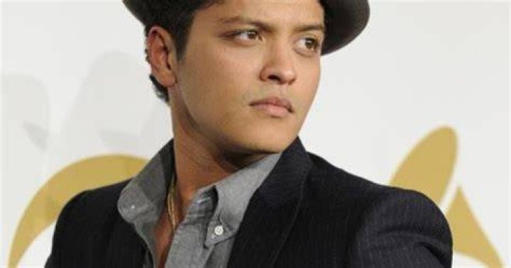 Bruno Mars Height, Weight, Net Worth, Age, Birthday, Wikipedia, Who, Nationality, Biography