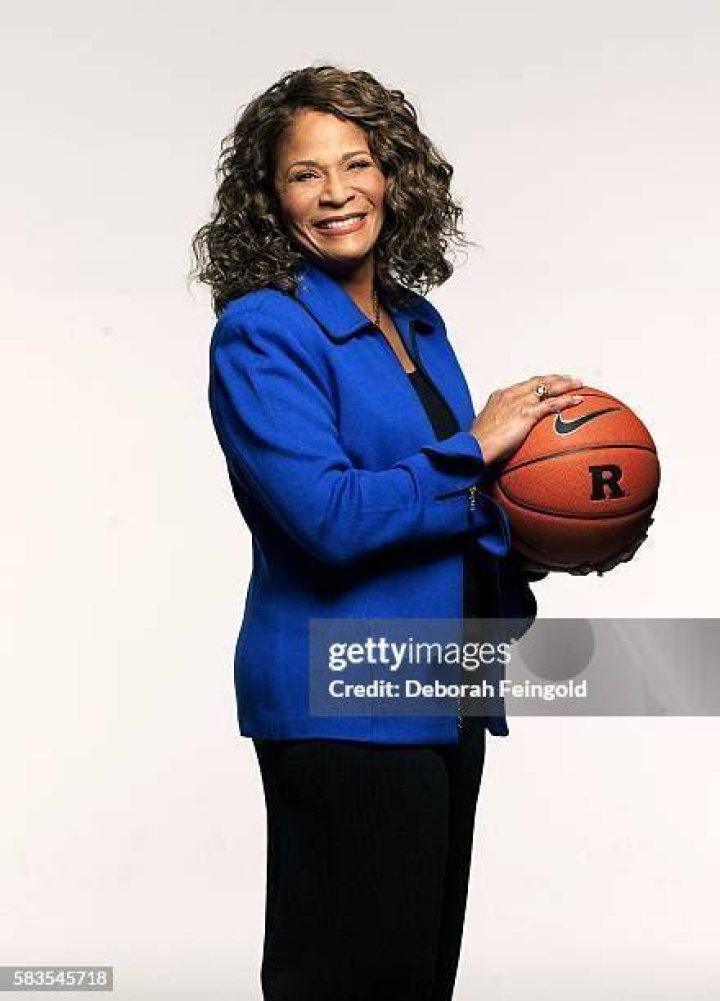 C Vivian Stringer Height, Weight, Net Worth, Age, Birthday, Wikipedia, Who, Nationality, Biography