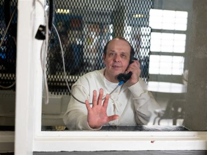 
Calls From the Inside on ID: What happened to Robert Fingerhut? 