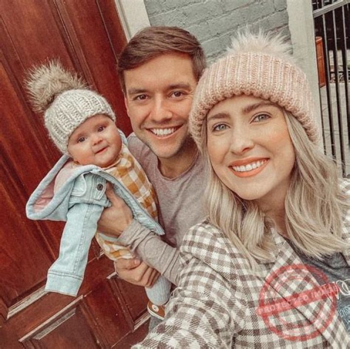 
Cameron Hardin Family – Details About His Wife Hannah Shane & Their Daughter Wren Lucia 