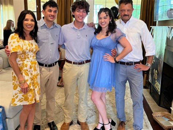 
Cameron Robbins Parents: Where Are They From? Family Tree 