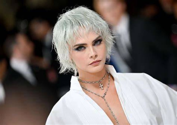 
Cara Delvingne Confirms She’s Been Sober For Four Months Following Her Treatment 