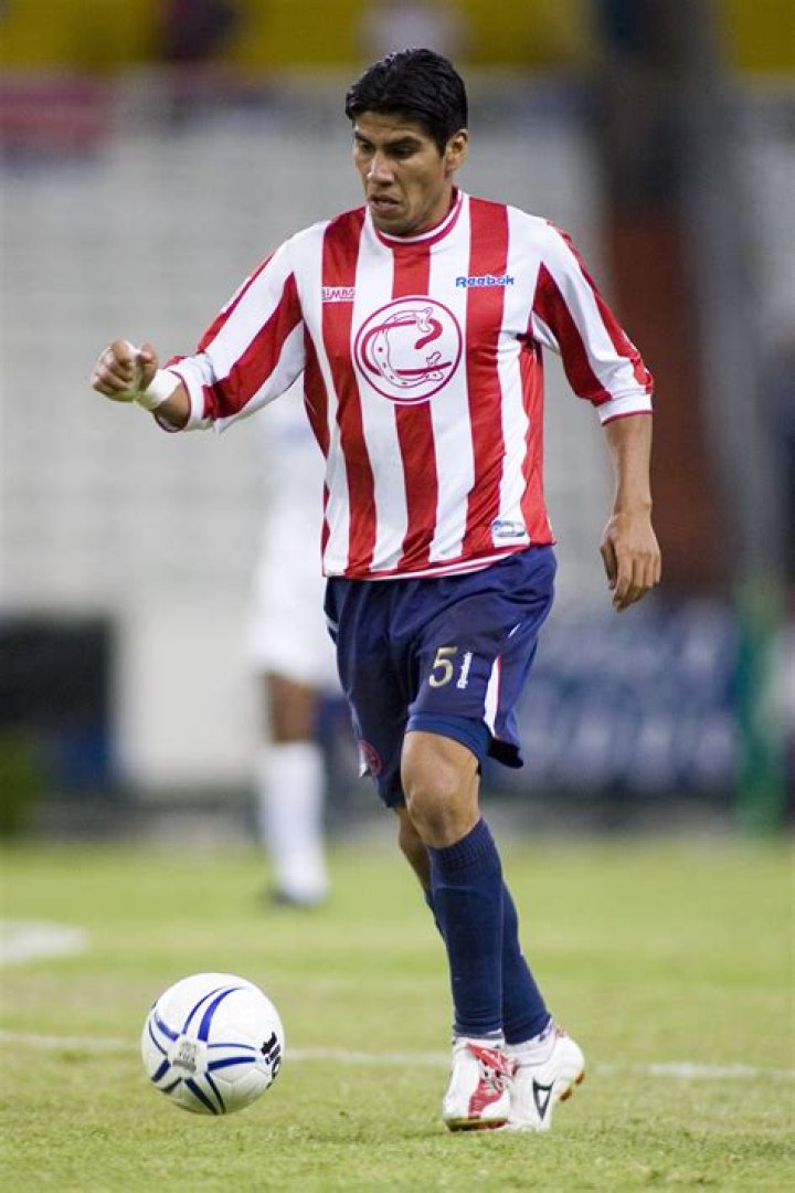 
Carlos Salcido Height, Weight, Net Worth, Age, Birthday, Wikipedia, Who, Nationality, Biography 