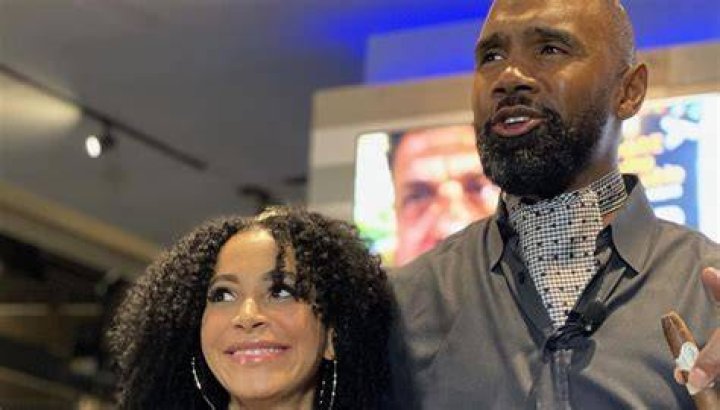 
Charles Woodson Sister Shannon Woodson Age, Birthday, Wikipedia, Who, Nationality, Biography 