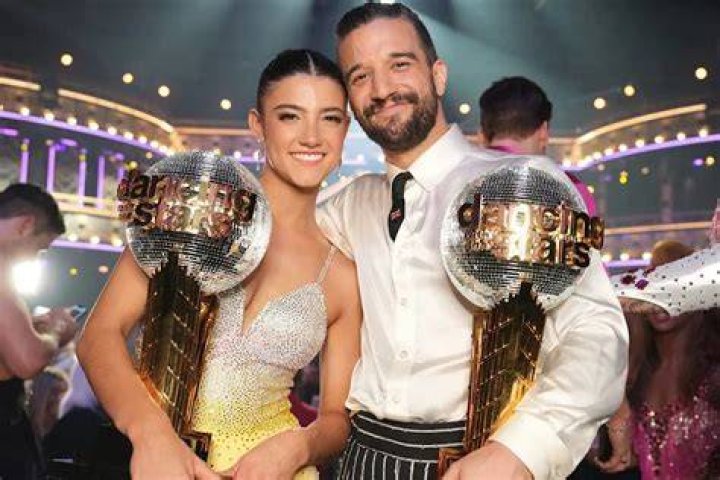 
Charli and Heidi D’Amelio Join Season 31 Of ‘Dancing With The Stars’ 