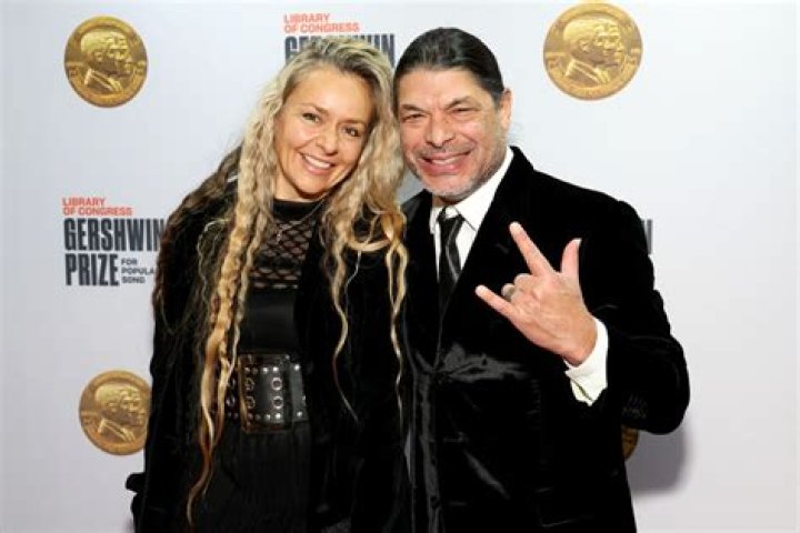 
Chloe Trujillo, Robert Trujillo’s Wife, Son & Daughter – 5 Facts 