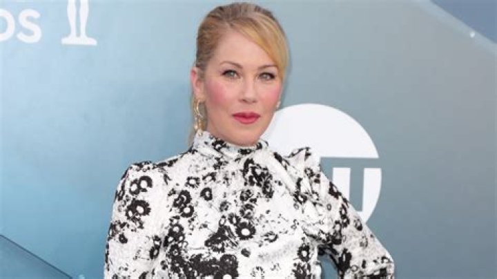 
Christina Applegate Health Update: Makes First Appearance Since MS Diagnosis 
