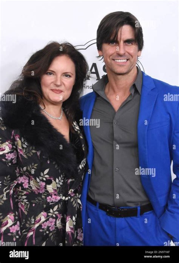 Cooper Barnes is Married to Wife: Liz Stewart.