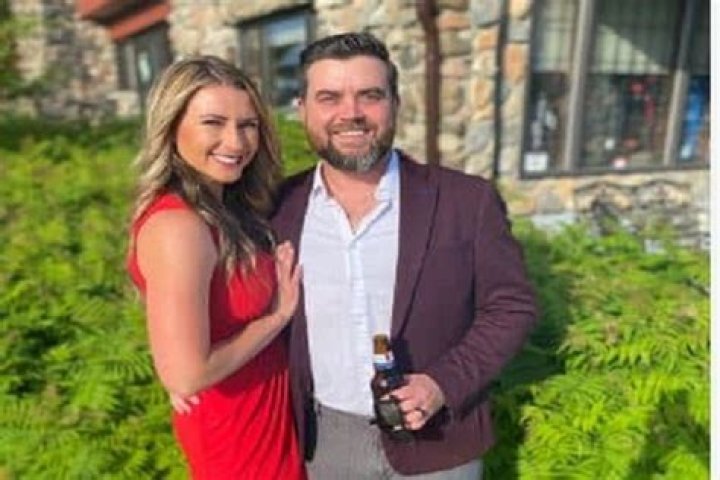 
Curler Emma Miskew And Husband Kensy Jones Relationship 
