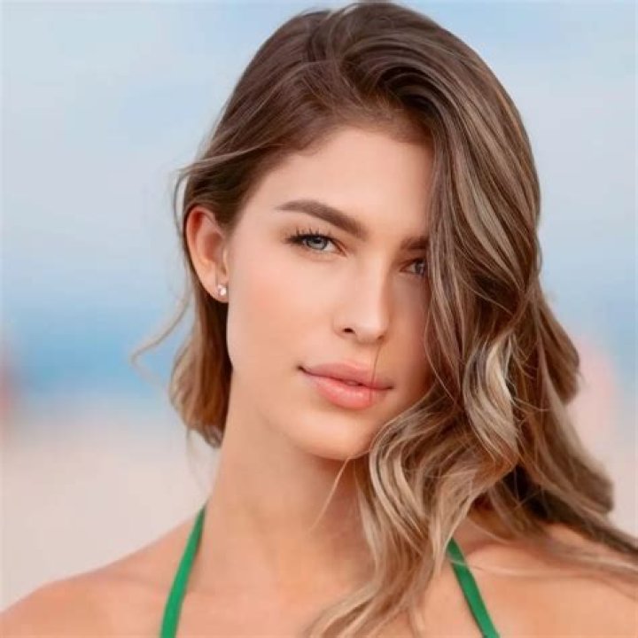 
Cydney Moreau Height, Weight, Net Worth, Age, Birthday, Wikipedia, Who, Nationality, Biography 