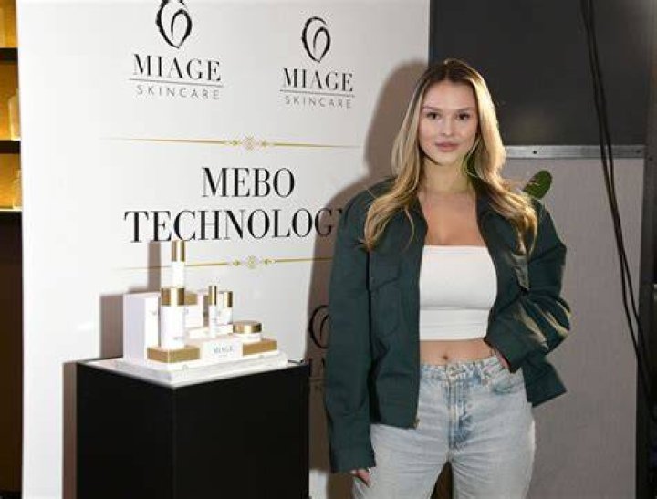
Daisy Wolanski Height, Weight, Net Worth, Age, Wiki, Who, Instagram, Biography 
