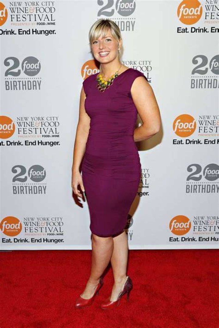 
Damaris Phillips Height, Weight, Net Worth, Age, Birthday, Wikipedia, Who, Nationality, Biography 