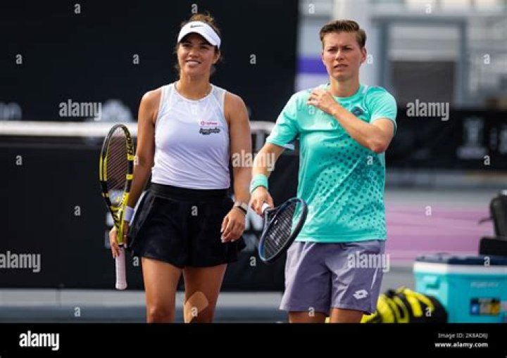 Desirae Krawczyk, a tennis player, is dating whom in 2022? Family history and relationship timeline are described.