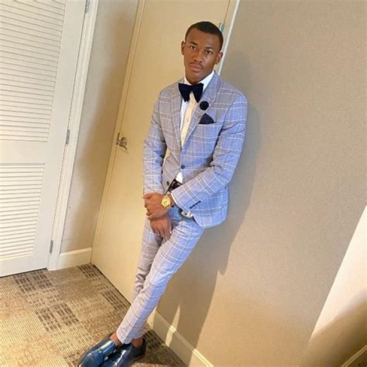 DeVonta Smith Height, Weight, Net Worth, Age, Birthday, Wikipedia, Who, Nationality, Biography