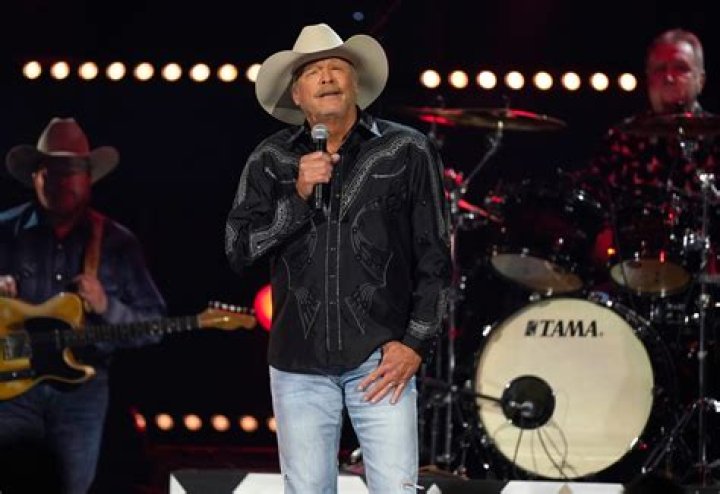 
Did Alan Jackson Passed Away Or Is He Still Alive? Singer’s Health Update 