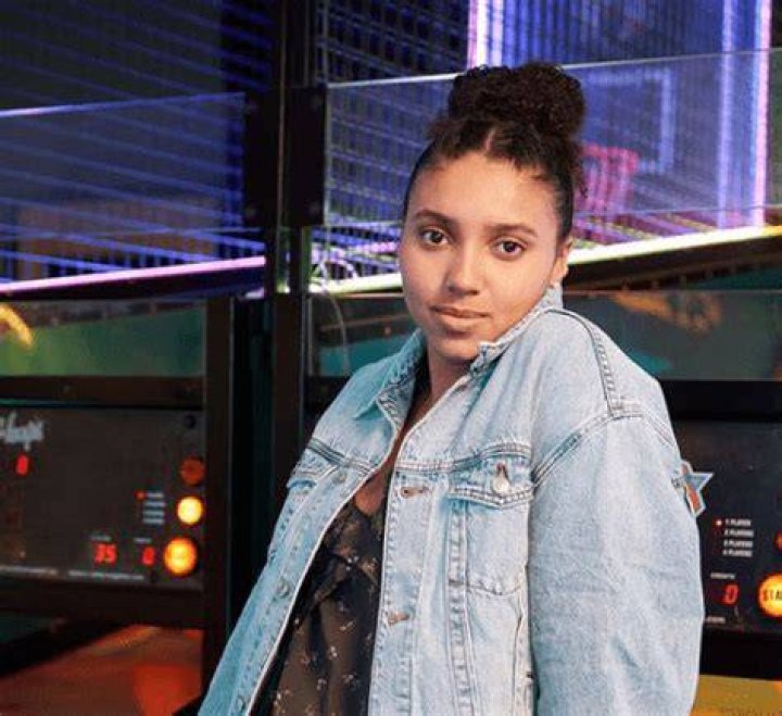 
Dj Isa Height, Weight, Net Worth, Age, Birthday, Wikipedia, Who, Nationality, Biography 