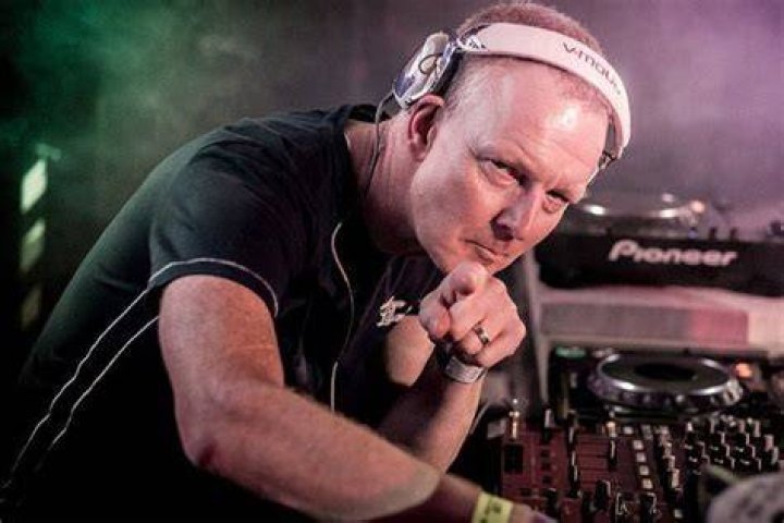 
DJ Stu Allan dies at 60 