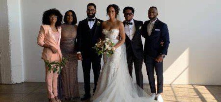 
DL Hughley is Married to Wife: LaDonna Hughley. Kids. 