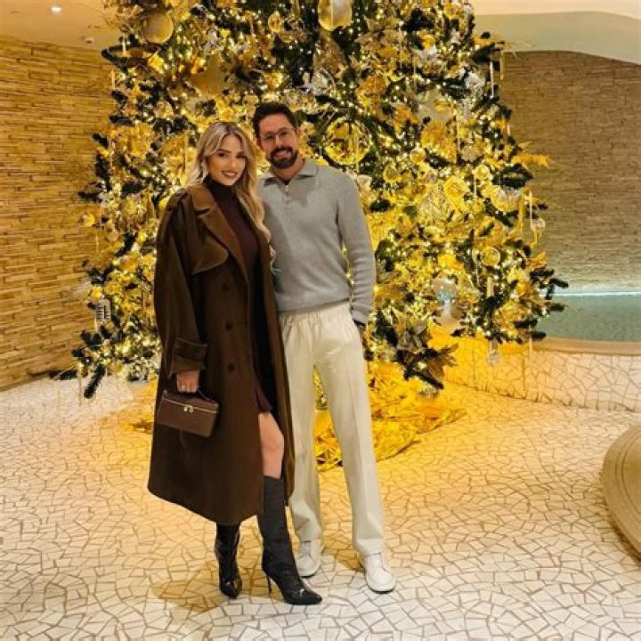 Does Chelsea Lazkani Work For Icon Media Direct? Managing Partner & Husband Jeff Lazkani Earnings