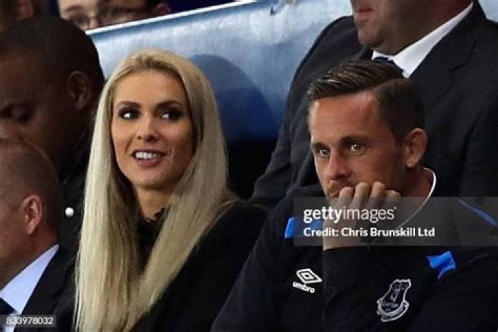 
Does Icelandic Footballer Gylfi Sigurdsson Have A Child? More On His Wife Alexandra Ívarsdóttir 