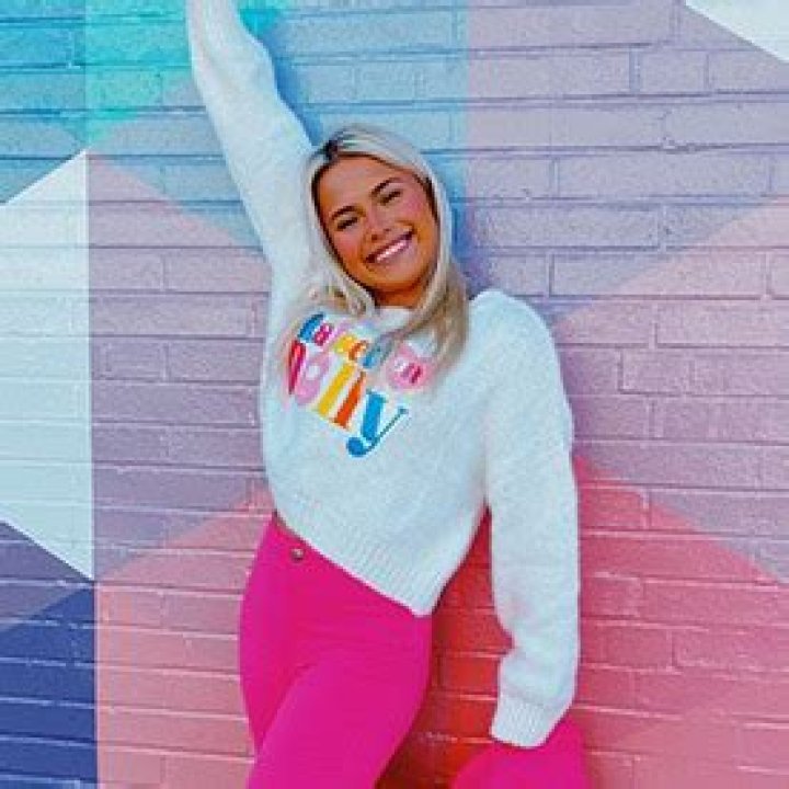 Dollypartonwannabe02 – Emma McGowin Height, Weight, Net Worth, Age, Birthday, Wikipedia, Who, Nationality, Biography