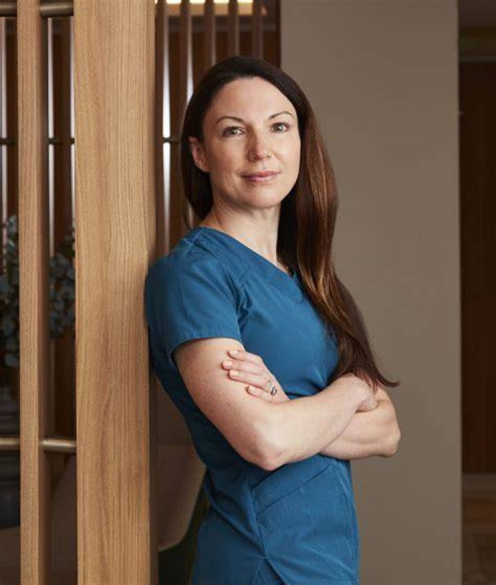 Dr Emma Craythorne Height, Age, Boyfriend, Biography, Wiki, Net Worth