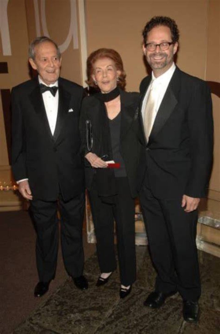 
Emily Fisher Landau Wiki And Age | How Old Was Martin Fisher Wife 
