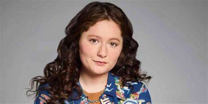 
Emma Kenney Was Born To Gillian and Kevin Kenney In New York 