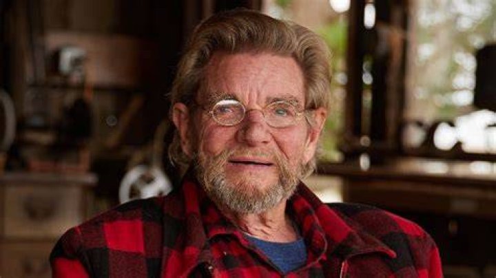 Eric Hollenbeck Height, Weight, Net Worth, Age, Birthday, Wikipedia, Who, Nationality, Biography