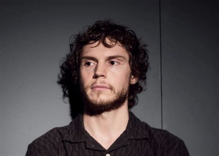 Evan Peters Height, Weight, Net Worth, Age, Birthday, Wikipedia, Who, Instagram, Biography
