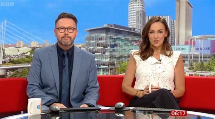 
Francesca Kasteliz, Jon Kay Wife and Family As BBC Breakfast Presenter Gets Into Controversy 